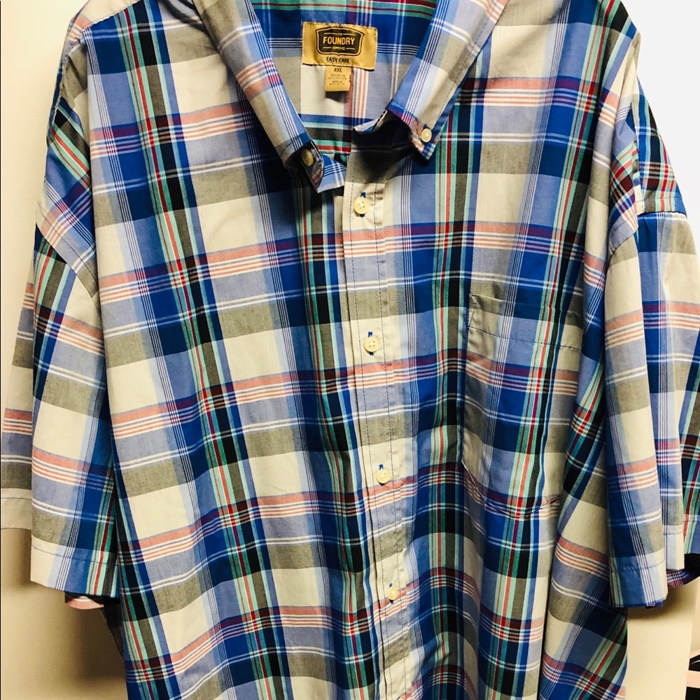 Foundry men’s short-sleeved button down shirt